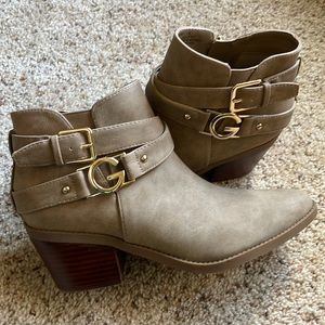 NWOB Women’s Guess Dustyn2 Ankle Boot - 8